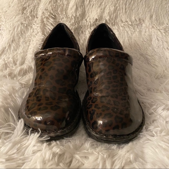 boc Shoes - Born BOC leopard print clogs, size 9, EUC